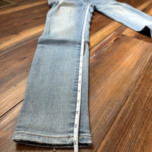 American Eagle Lightwash Jeggings - Picture 7 of 7